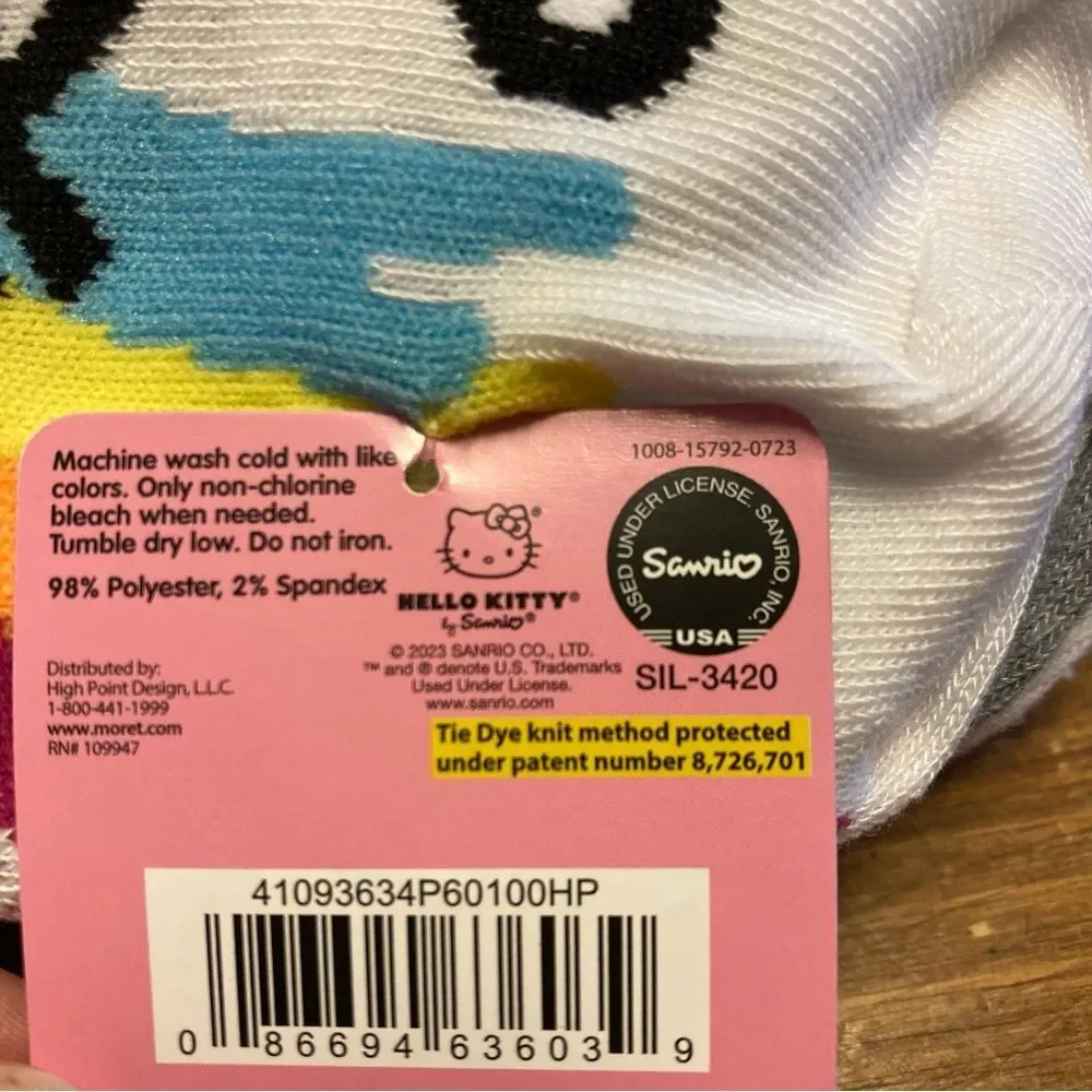 Hello Kitty 5 Pairs No Show Socks Retro Artsy Rainbow Kawaii NWT